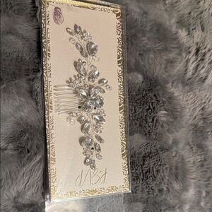 Elegant Silver Hair Comb with Crystal Accents